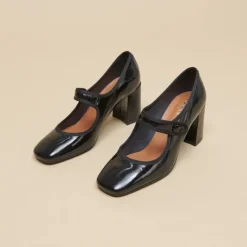 Babies à talons et brides épaisses