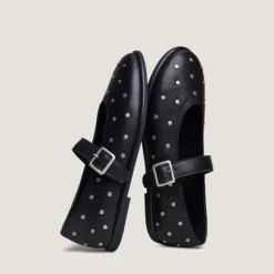Ballerines à boucles et à rivets