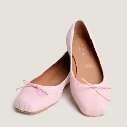 Ballerines à bouts carrés et lacets