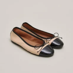 Ballerines à bouts ronds et noeuds