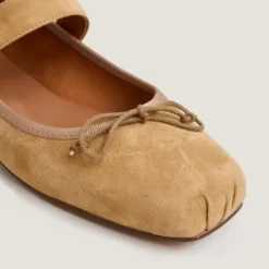 Ballerines à brides et lacets