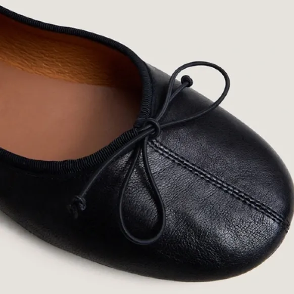 Ballerines à petits lacets