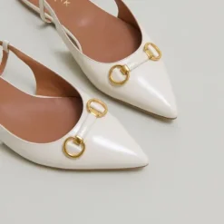 Ballerines slingbacks à bouts pointus et mors dorés