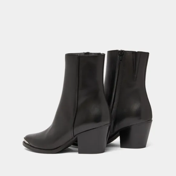 Boots à bouts argentés