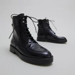 Boots à lacets