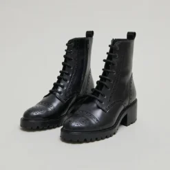 Boots à lacets et à talons