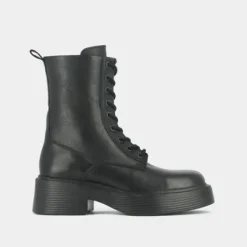 Boots à lacets, plateformes et bouts carrés