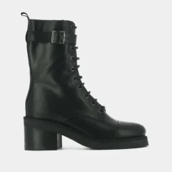 Boots à lacets, talons et détails argentés