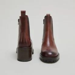 Boots à larges élastiques