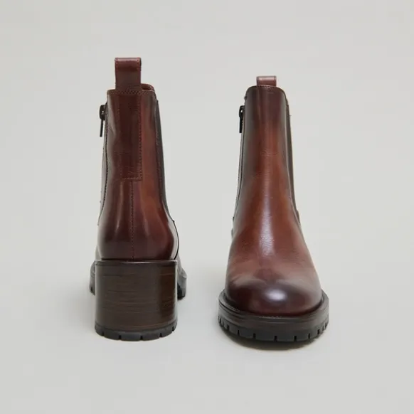 Boots à larges élastiques