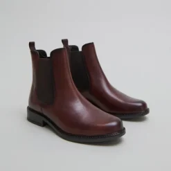 Boots à élastiques et à bouts ronds