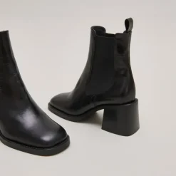 Boots à élastiques et talons épais