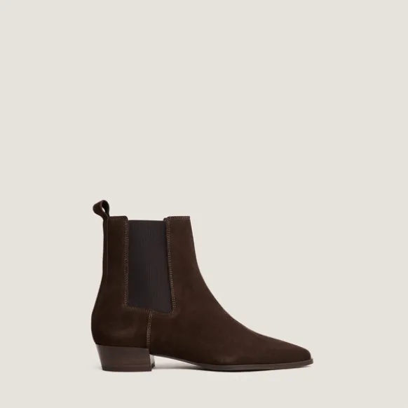 Boots à légers talons biseautés et bouts pointus