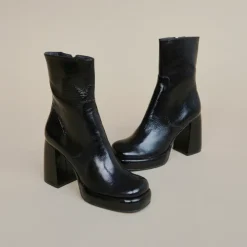 Boots à plateformes et bouts carrés