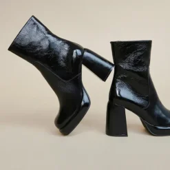 Boots à plateformes et bouts carrés