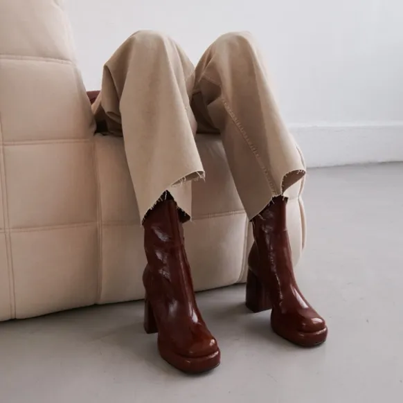 Boots à plateformes et bouts carrés