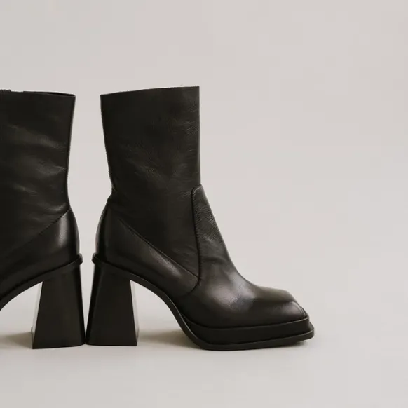 Boots à plateformes et bouts carrés