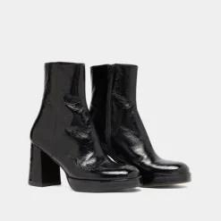 Boots à plateformes et bouts carrés