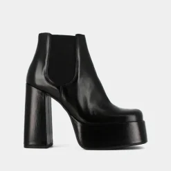 Boots à plateformes et bouts carrés