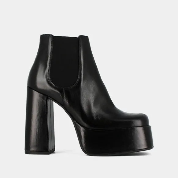 Boots à plateformes et bouts carrés