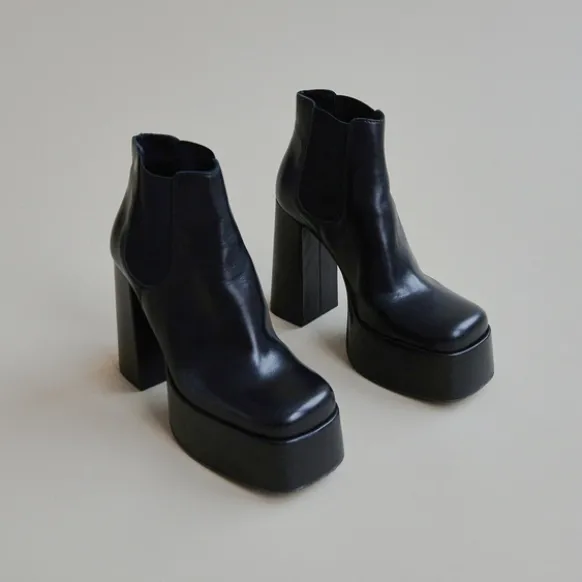 Boots à plateformes et bouts carrés