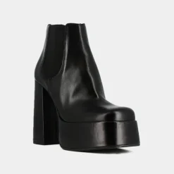Boots à plateformes et bouts carrés