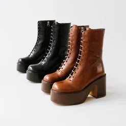 Boots à plateformes et lacets