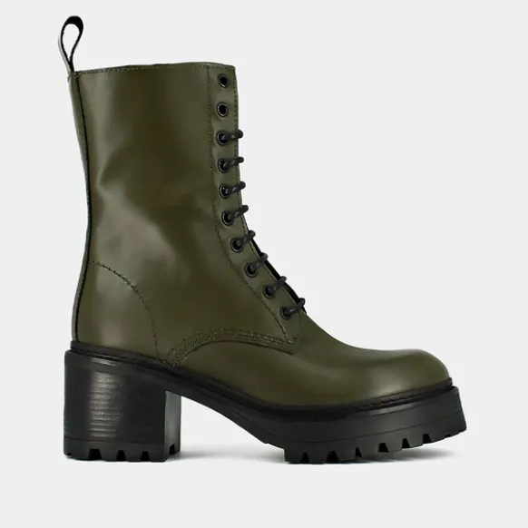 Boots à plateformes et lacets
