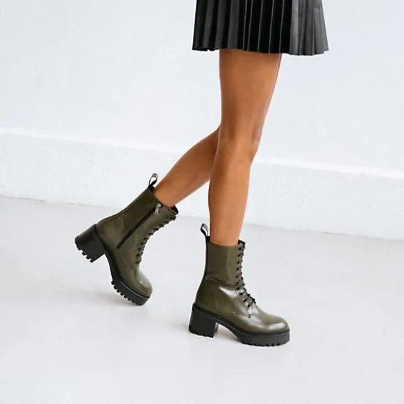 Boots à plateformes et lacets