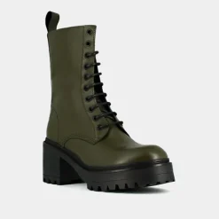 Boots à plateformes et lacets