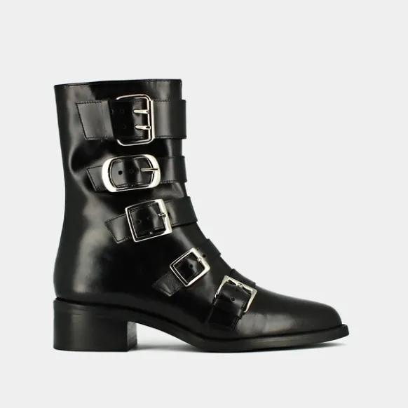 Boots à sangles et bouts pointus