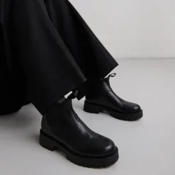 Boots à semelles crantées