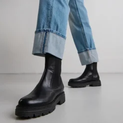 Boots à semelles crantées