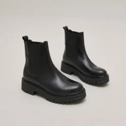 Boots à semelles crantées et élastiques