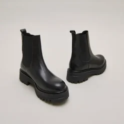 Boots à semelles crantées et élastiques