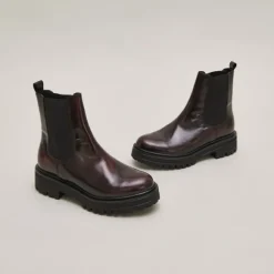 Boots à semelles crantées et élastiques
