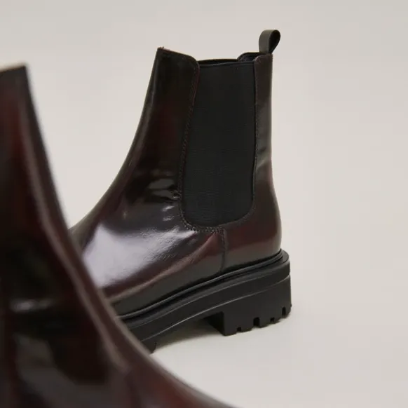 Boots à semelles crantées et élastiques