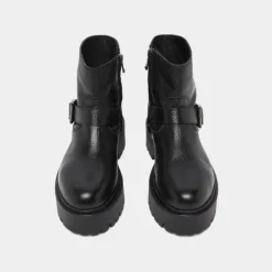 Boots à semelles crantées et boucles