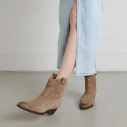 Boots à talons biseautés