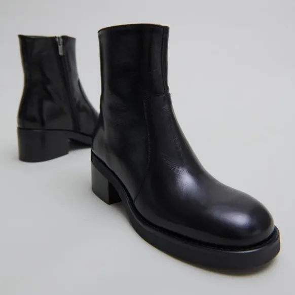 Boots à talons droits