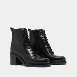 Boots à talons et à lacets