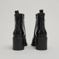 Boots à talons et à lacets