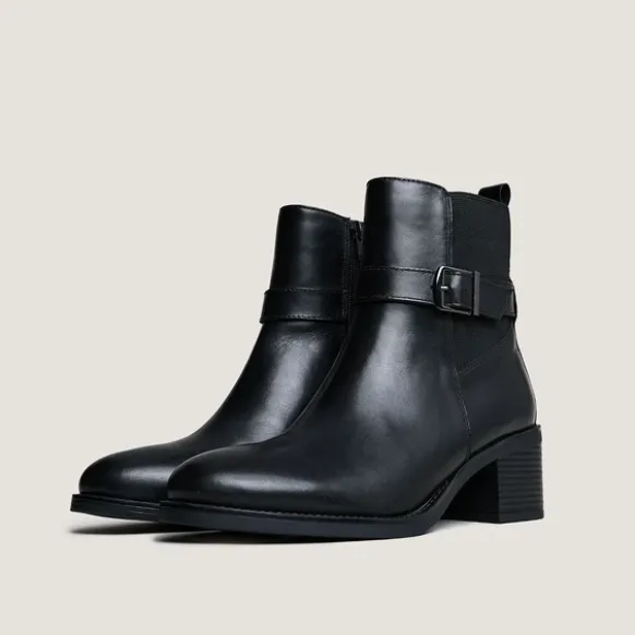 Boots à talons et boucles