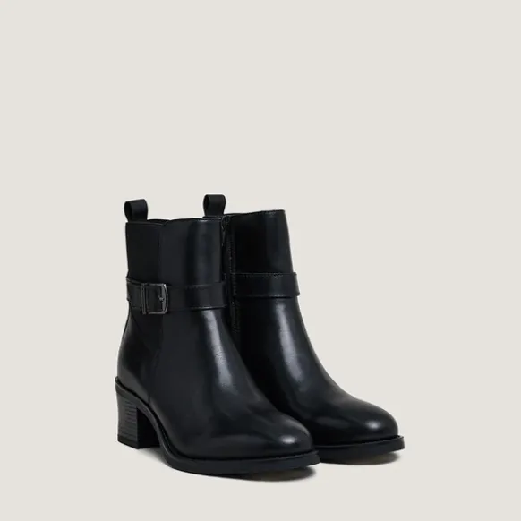 Boots à talons et boucles