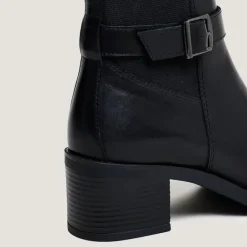 Boots à talons et boucles