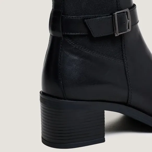 Boots à talons et boucles
