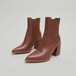 Boots à talons et bouts pointus