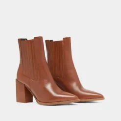 Boots à talons et bouts pointus