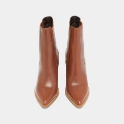 Boots à talons et bouts pointus