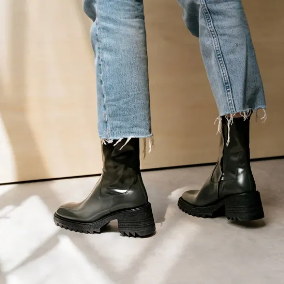 Boots à talons et semelles crantées